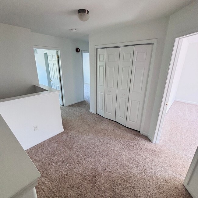 Building Photo - Located in the Highgates subdivision in Upper Macungie Township this 3 bedroom, 2.5 bath townhouse