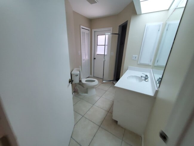 Building Photo - 1436 SE 33rd Terrace