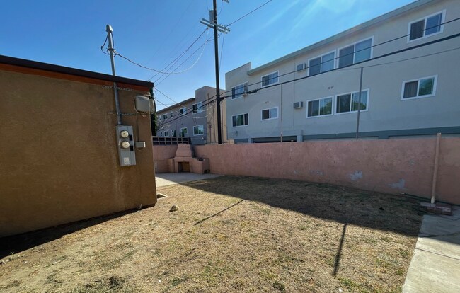 Building Photo - 8839 Tilden Ave