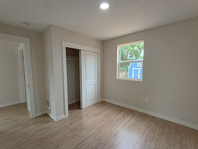 Building Photo - Charming Bremerton Home with Convenient Location