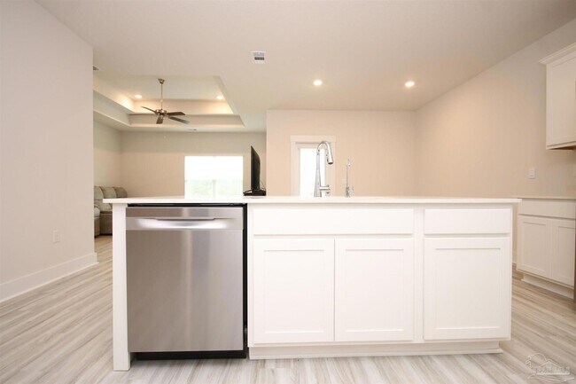 Building Photo - 5875 Sargassum Ln