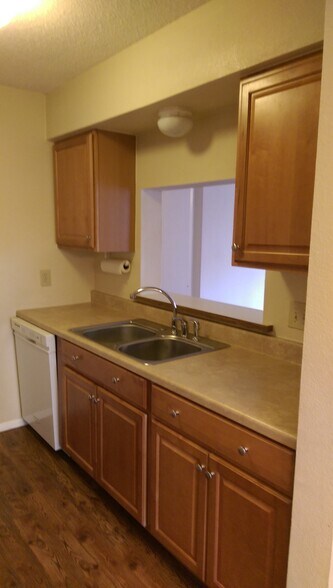 Building Photo - 218 N Texas Blvd