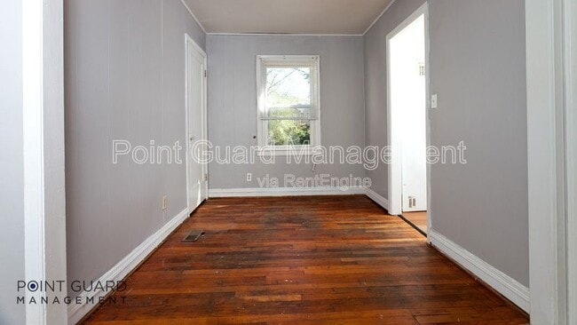 Primary Photo - 808 N Pinecrest Ave