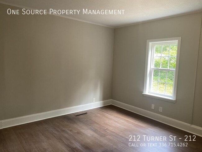 Building Photo - 212 Turner St