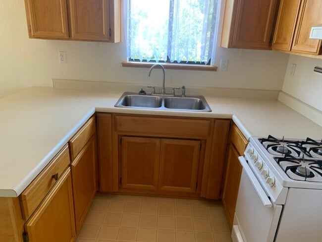 Building Photo - 1 Bedroom, Stand alone apartment on private property, 2 car garage