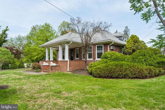 Building Photo - 919 Skippack Pike