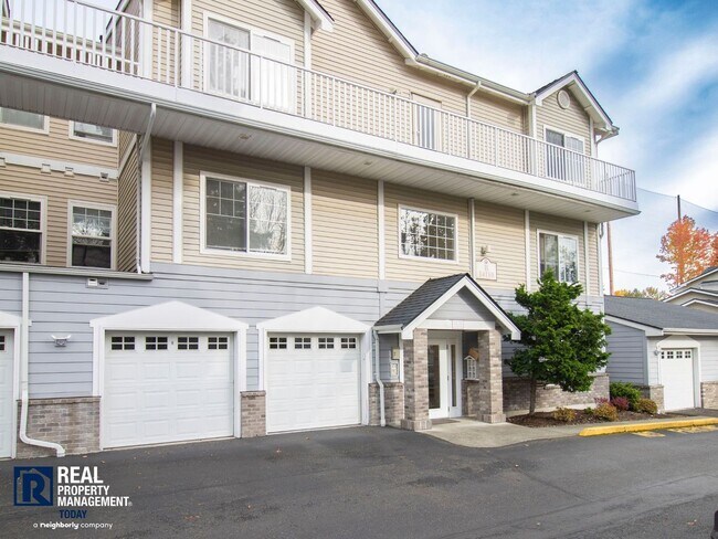 Building Photo - Beautiful 3 Bedroom Condo in Renton, WA!