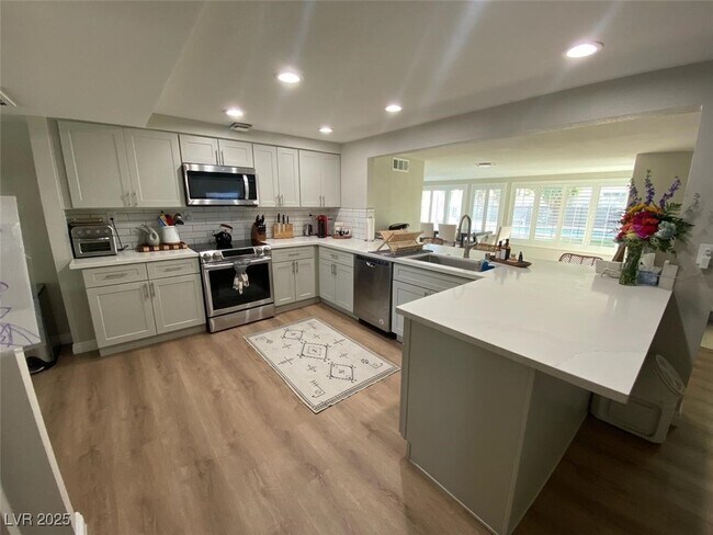 Building Photo - 3011 Burton Ave