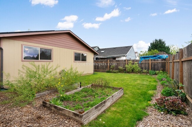 Building Photo - Quaint 3BD/1BA Home Near Mt. Tabor