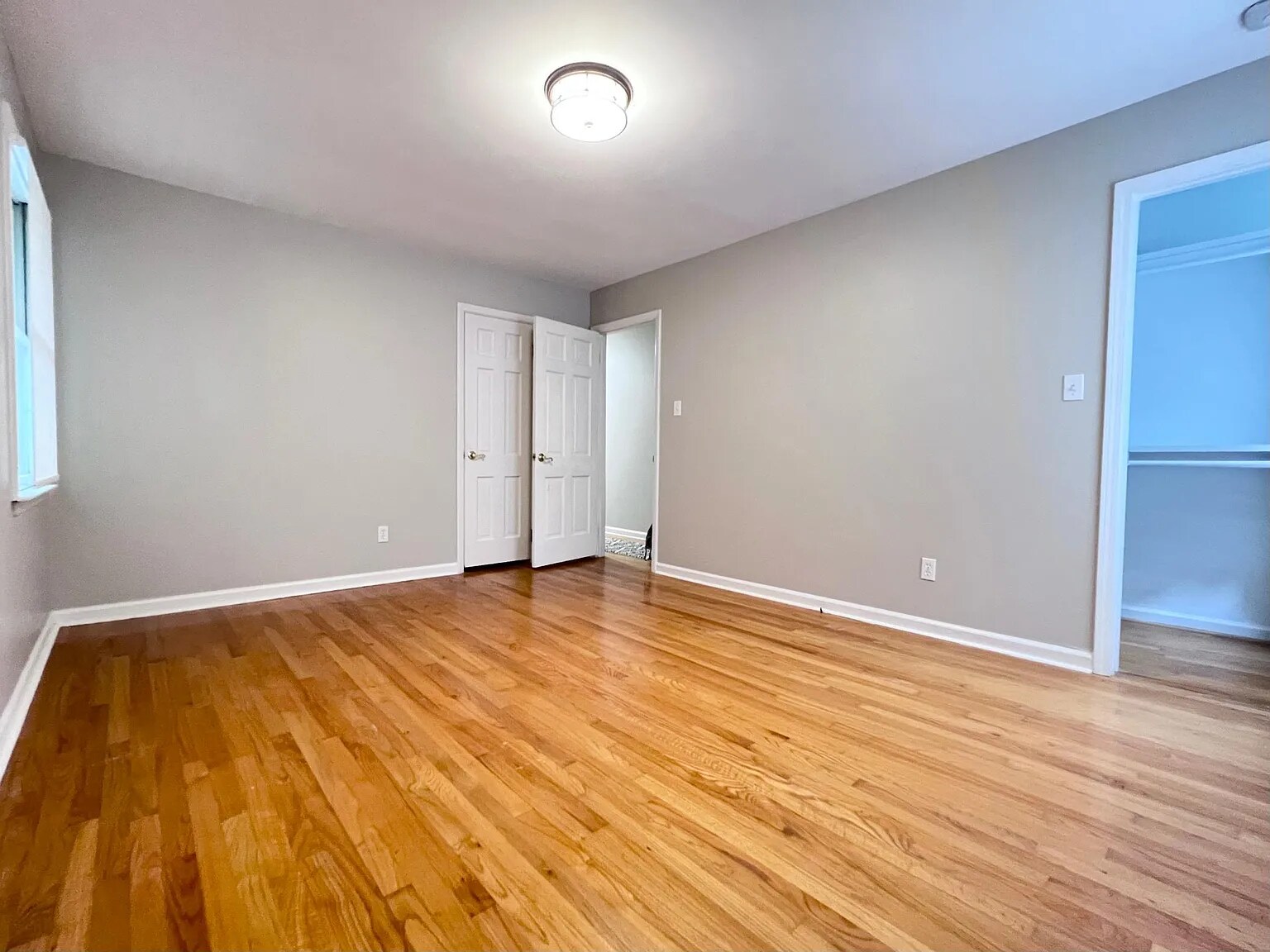 Master unfurnished - 5005 N Hills Dr