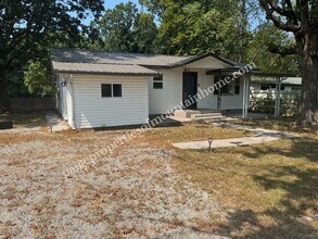 Building Photo - Charming 3 bed, 2 bath off Hwy 5 South