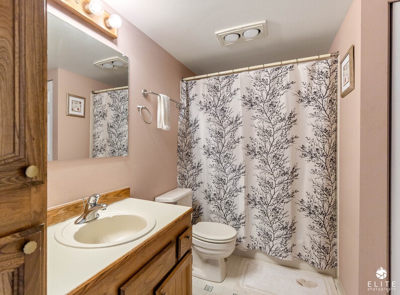 Building Photo - 9645 Independence Dr