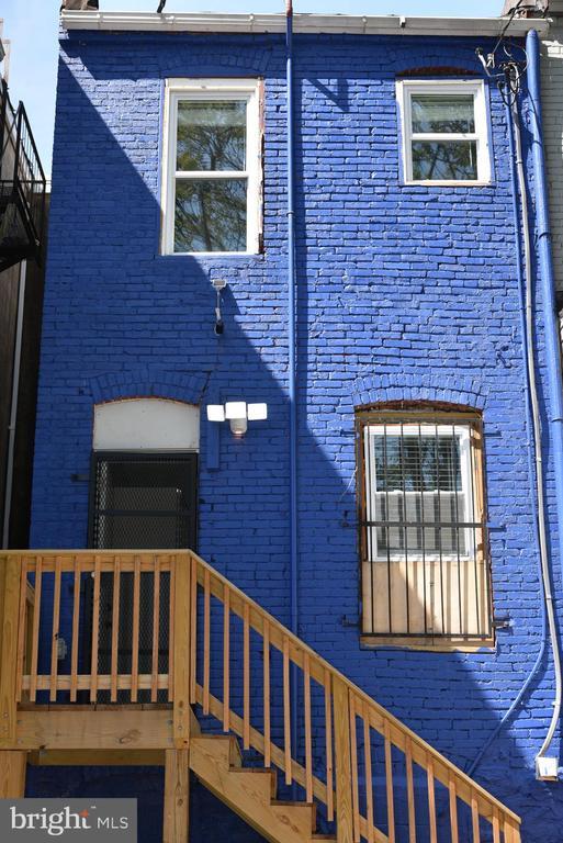 Building Photo - 2225 W Baltimore St