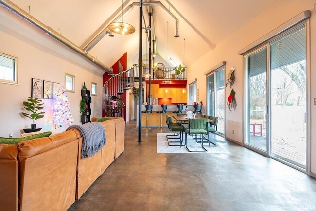 Building Photo - 612 N Kerry Dr