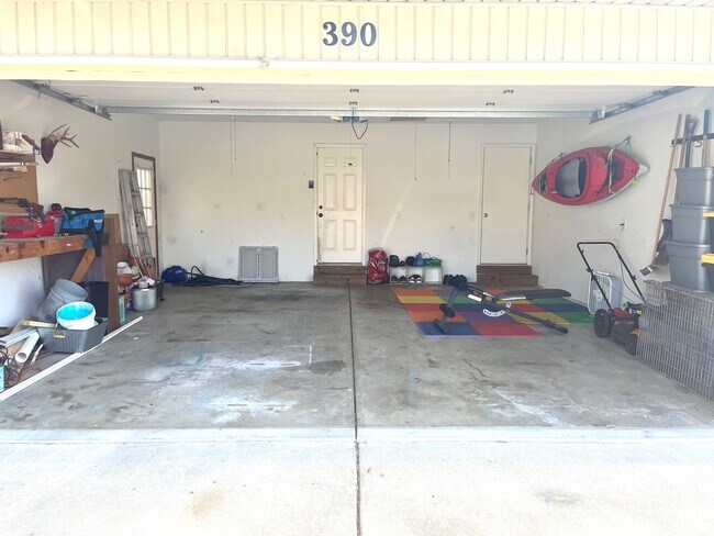 Building Photo - 390 Brook Ave