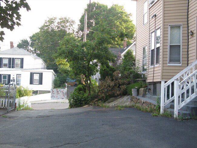 Building Photo - 31 Milton Ridge Rd