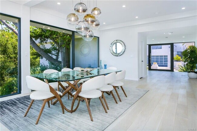 Building Photo - 9653 Highridge Dr