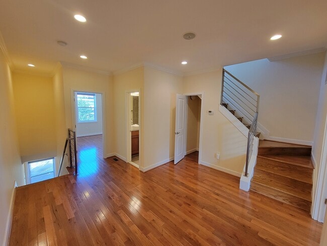 Building Photo - 127 Quincy Pl NE