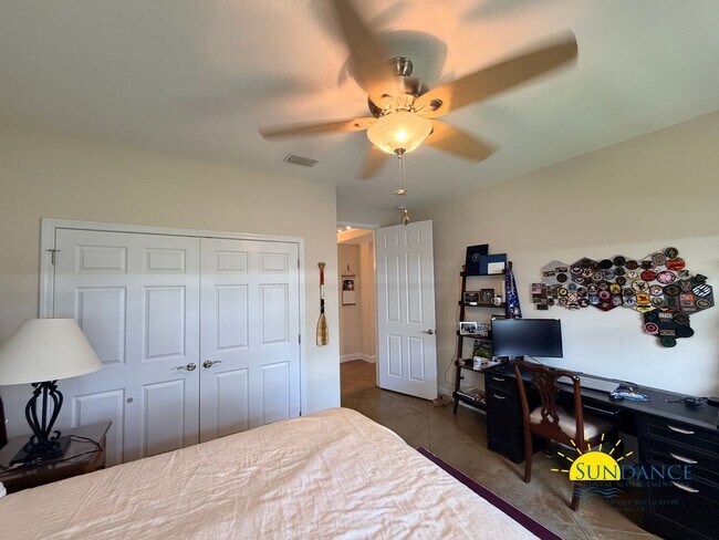 Building Photo - Beautiful Waterfront Property in Prime Location!