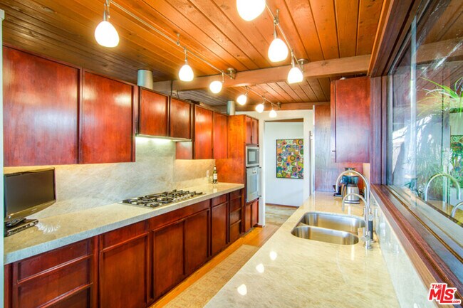 Building Photo - 8030 Highland Trail
