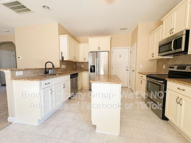 Building Photo - 829 Bellingham Way