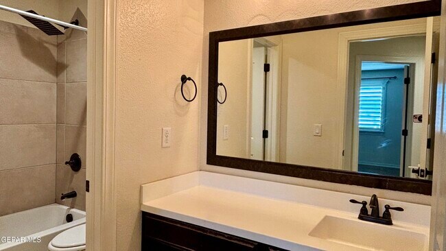 Building Photo - 12437 Pleasant Crest