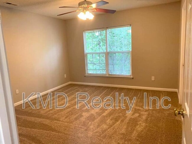 Building Photo - 4010 Woolcott Ave