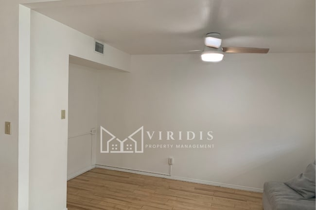 Building Photo - 1001 Mohawk St