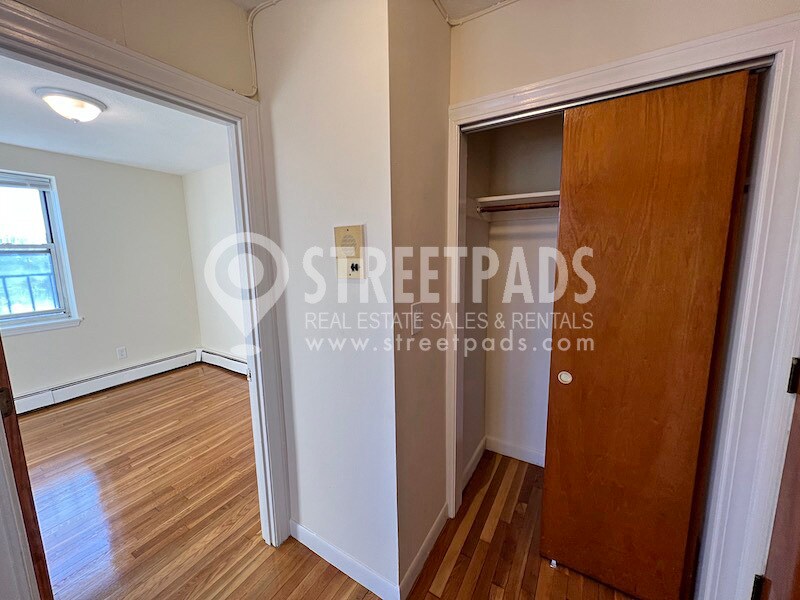 Building Photo - 160 N Beacon St