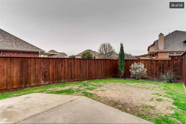 Building Photo - 2414 Thorntree Dr