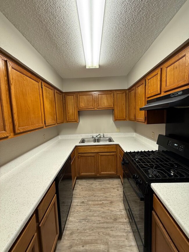 Building Photo - 510 Willowbend Cove