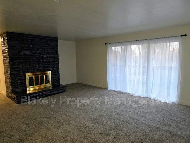 Building Photo - 2118 S Roosevelt St