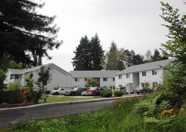 Primary Photo - LONE OAK APARTMENTS