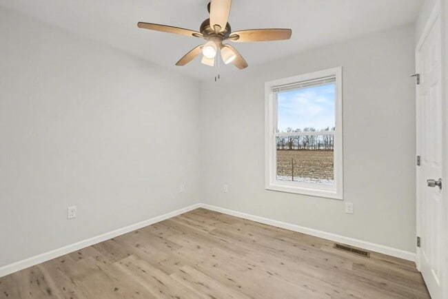 Building Photo - 239 W Broad St