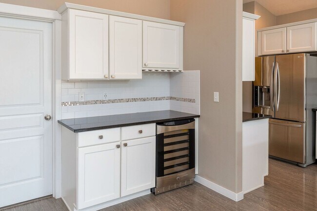 Building Photo - Spacious single level Orchard floorplan with 4th bedroom/den option home featuring SOLAR - Great ...