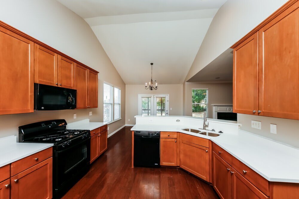 Building Photo - 4550 Black Hills Dr NW