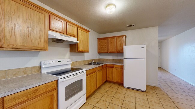 Building Photo - ALL TILE DUPLEX IN HARKER HEIGHTS!!!!!