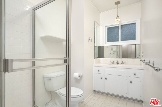 Building Photo - 547 Stassi Ln