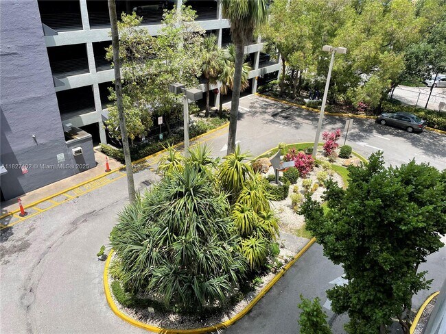 Building Photo - 850 N Miami Ave