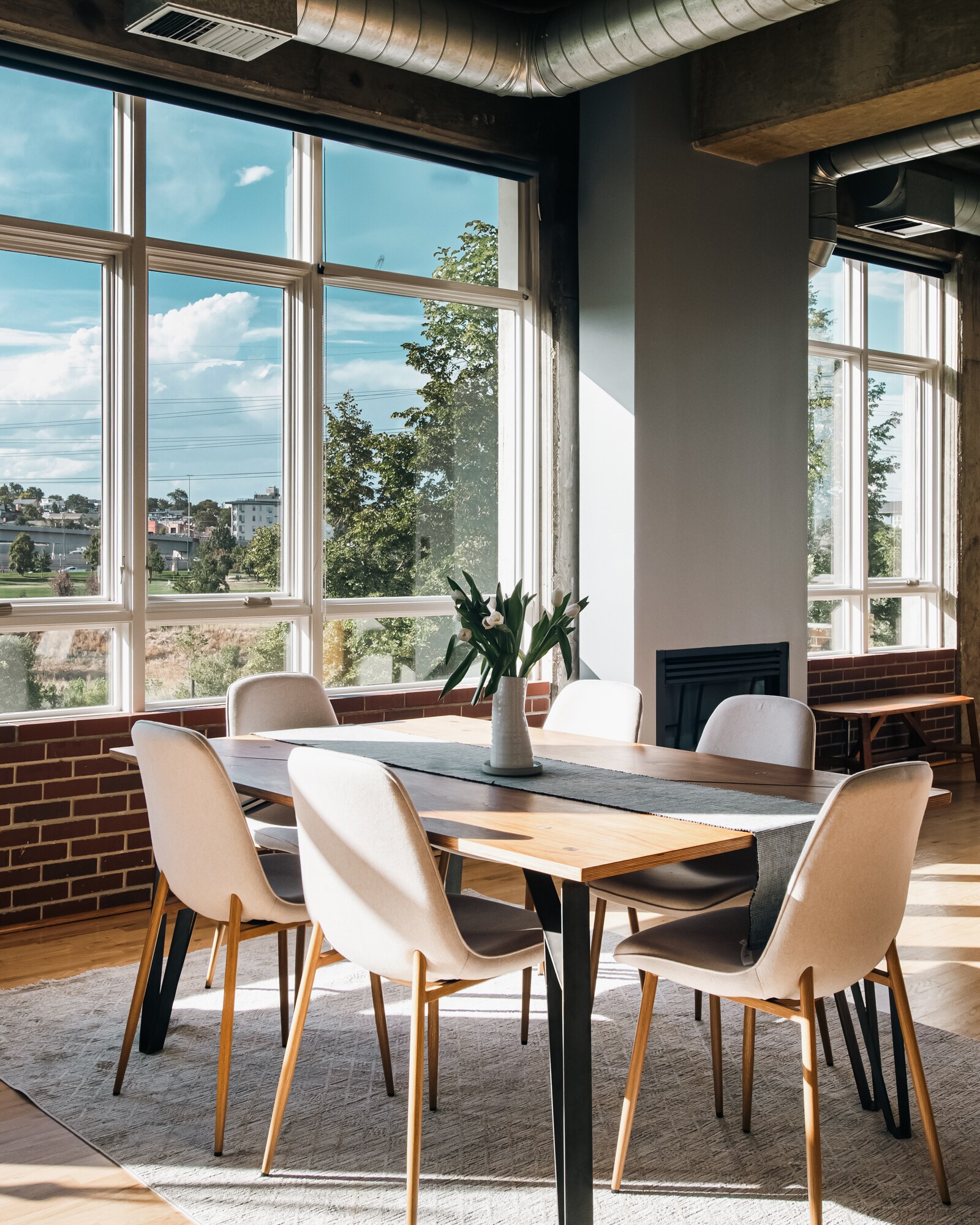 Building Photo - 2000 Little Raven St