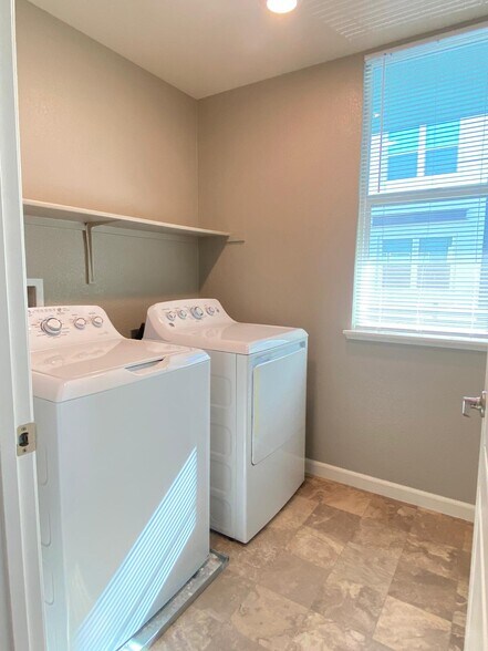 full-size washer/dryer - 527 Clover Cir