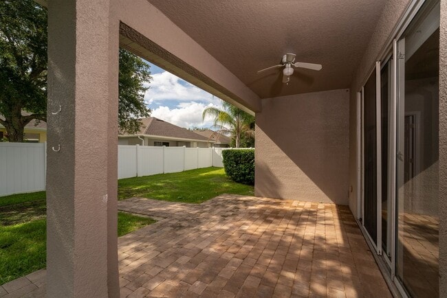 Building Photo - Cute and Spacious 3/2 House w/Bonus Room i...