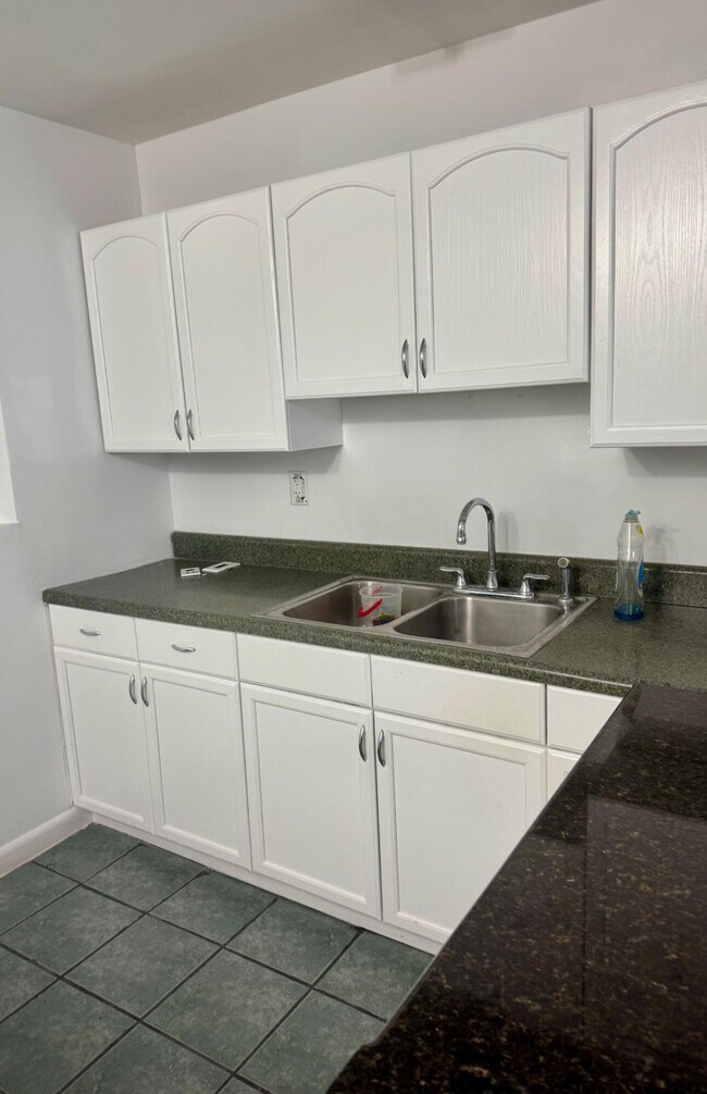 Building Photo - 3941 Tuskegee Dr