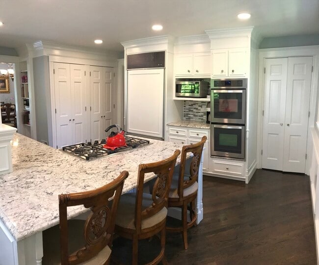 Building Photo - 70 Sumner St