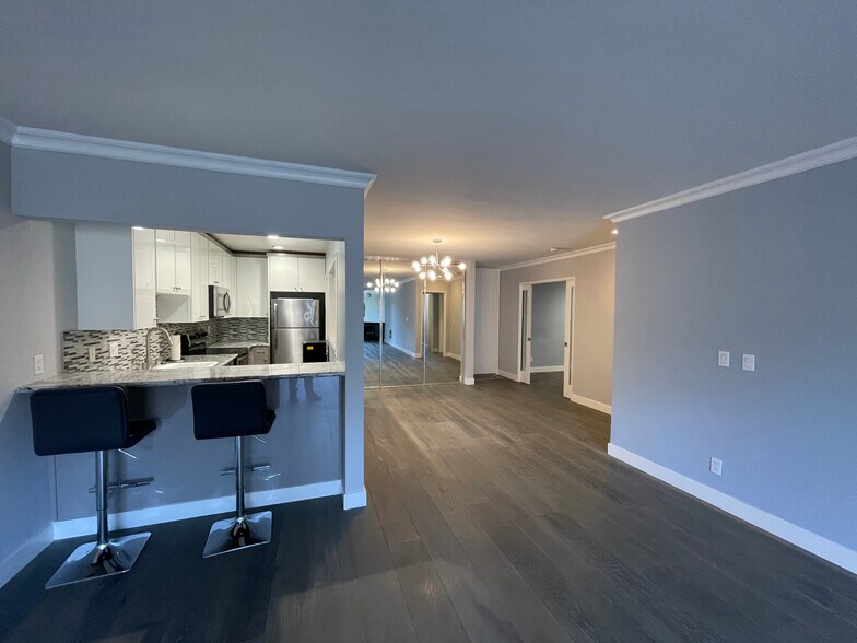 Building Photo - 901 10th St