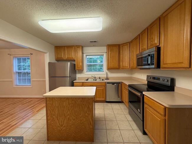 Building Photo - 309 Arlington Dr