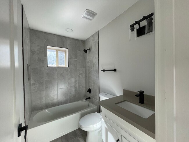 Building Photo - Charming 1 bed 1 bath in great location!