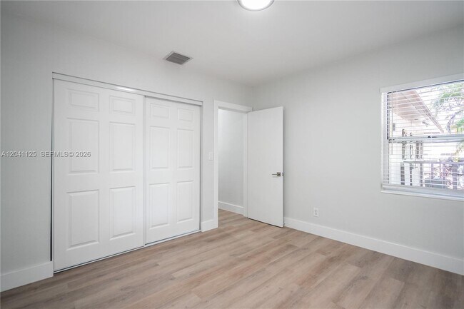 Building Photo - 1691 NE 143rd St