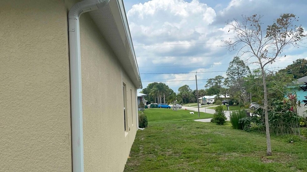 Building Photo - 135 Melton Ave