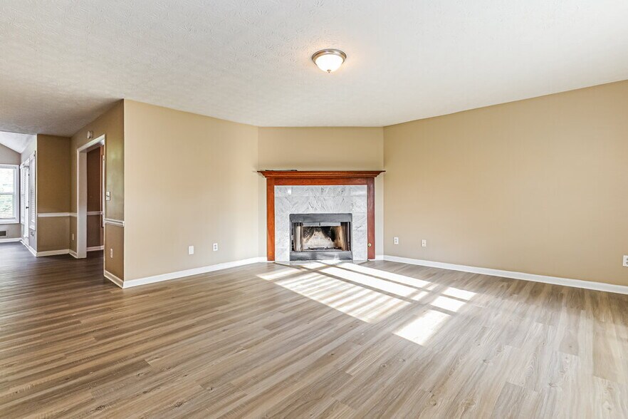 Building Photo - 234 Benton Fields